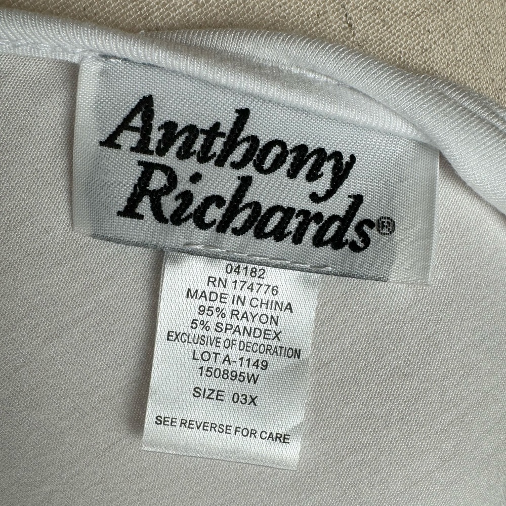 Anthony Richards Watercolor Dove & Feathers White Shirt. Size- 3X - Picture 7 of 7